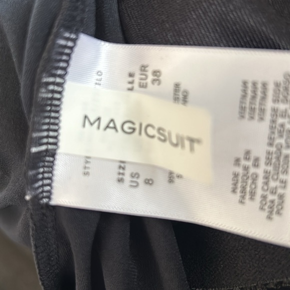 NWT Magicsuit Charmed Life Izzy Tankini Top Women's Size 8 Black - Picture 9 of 10